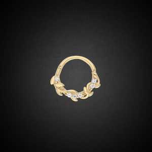 Pendiente de Aro para Piercing de Plata de Ley 925 con Baño de Oro de 14K, Diseño de Hoja, con Circonita Cúbica, para Septum, Daith y Helix - Product Image 1