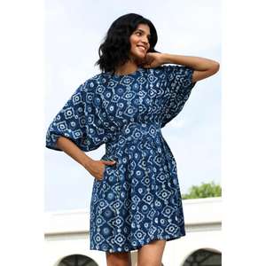 Minivestido estampado azul para mujer, vestido informal de verano con lazo en la cintura y manga de murciélago - Product Image 1