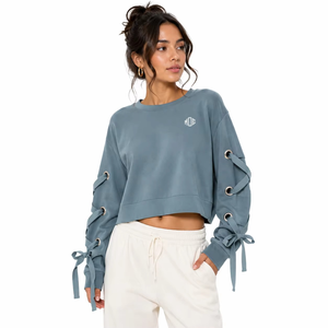 Ensemble pull-over streetwear tendance pour femme, sweat-shirt court en coton épais avec strass et manches à œillets à nouer, vente en gros - Product Image 4