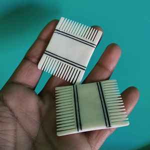 Peigne à barbe en os de Viking artisanal de qualité supérieure, petit peigne à barbe en os naturel pour hommes au meilleur prix - Product Image 5