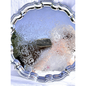Plateau de service rond en acier inoxydable de style vintage, fait main, idéal comme accent décoratif de table, pour la cuisine, la salle à manger ou comme idée cadeau. - Product Image 6