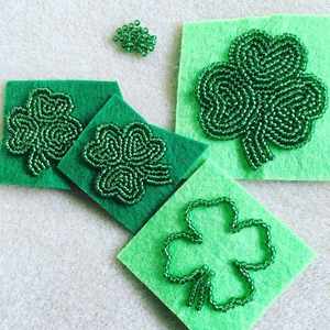 Broche élégante de créateur brodée de perles, faite à la main, en cristal et perles florales, pour cadeau de mode et tenue de soirée - Product Image 6