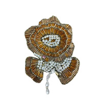 Patch floral brodé fait main avec décoration perlée en feutre non tissé pour textiles de maison