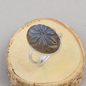 Natural Labradorite Carved Flower Gemstone 925 Sterling Silver Statement Ring Handmade Floral Oval Labradorite Ring for Women - Product Image 3