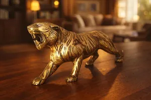 Sculpture de tigre en laiton doré Shubham, statue artisanale, art déco, décoration de table en métal, décoration de maison et de bureau, luxe, shabby chic - Product Image 1