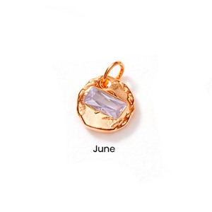 Pendentif en Pierre de Lune Arc-en-ciel Plaqué Or Rose, Breloque Ronde Façonnée, Bijou en Pierre Précieuse Rectangulaire Facettée - Product Image 1