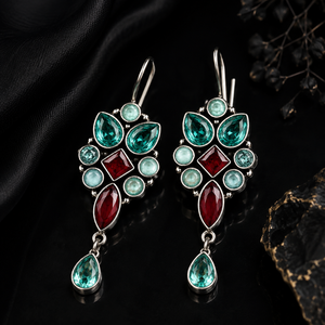 Boucles d'oreilles pendantes en argent oxydé avec pierre de zircon |   Bijoux ethniques indiens faits à la main pour femmes |   Boucles d'oreilles de mariage en gros - Product Image 3