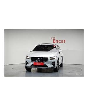Volvo XC60 B5 Ultimate 2023 con Cámara Trasera, Caja de Cambios Automática, Asientos de Cuero, Volante a la Izquierda - 24,969 km, Color Brillante - Product Image 2