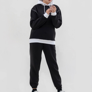 Ensemble de survêtement pour femme en coton biologique avec sweat à capuche et pantalon de jogging, idéal pour l'hiver, la marche et le jogging, personnalisable avec logo OEM ODM - Product Image 4