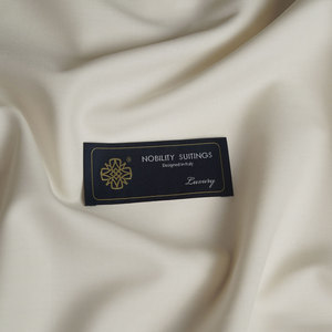 Costume de mariage de luxe pour homme - Smoking blanc sur mesure 2 pièces « Silver Moonlight » |   Veste et pantalon - Product Image 6