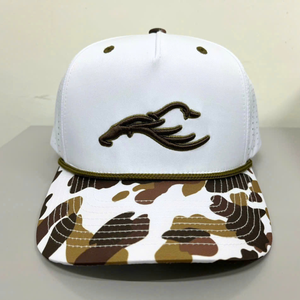 Gorra Deportiva de Alta Calidad con Visera de Camuflaje, Perforada, con Logotipo Bordado en Relieve, Impermeable, de Poliéster, con Orificios Cortados con Láser - Product Image 1