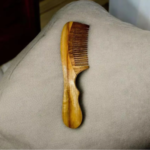 • Peine para el cabello de madera natural hecho a mano - Product Image 1