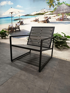 Chaise de jardin moderne d'extérieur avec assise et dossier en bois, structure en acier, design de pieds coniques durables pour utilisation sur sol dur KTS-170605-03 - Product Image 3