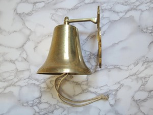 Campana Grande de Latón Vintage, Campana de Metal de Primera Calidad, Ideal para Decoración Náutica, Entrada del Hogar y Jardín del Templo - Product Image 3