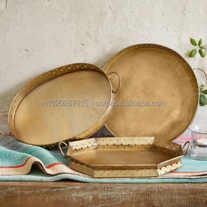 Elegante bandeja de servicio de latón con acabado dorado adecuada para cumpleaños, aniversarios, bodas y decoración festiva para servir - Product Image 2