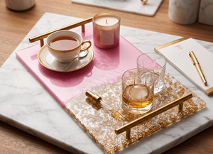 Plateau en résine verte brillante avec bords incurvés, organisateur élégant pour la décoration de la maison, la salle de bain ou le bureau, idéal pour les fruits et la décoration intérieure. - Product Image 4