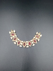 Collier ras-de-cou vintage en or plaqué or avec doublet vert, design floral de luxe pour femme, bijoux Amaira, bijoux de fiançailles et de mariage - Product Image 4