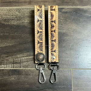 Nuevo diseño occidental personalizado, muñequera de cuero mecanizada a mano, muñequera de Concho de cuero genuino de alta calidad, llavero con mosquetón - Product Image 6