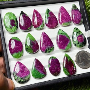 Rubí en zoisita, pieza única seleccionada, precio por pieza, piedra preciosa perfecta para joyeros, piedra natural auténtica y cabujón. - Product Image 3