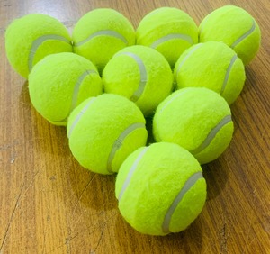 Balle de tennis en feutre vert durable pour usage récréatif - Product Image 6