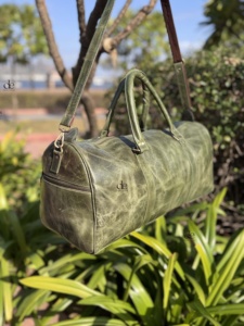 Bolsa de Viaje de Cuero Crunch de Diseño Moderno, Multiusos, Hecha a Mano, Unisex, Tamaño Grande, Elegante - Product Image 2