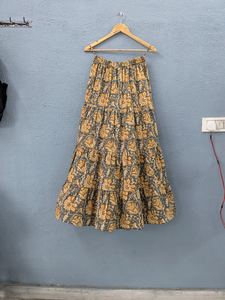 Jupe longue à volants élégante de style bohème, en coton respirant beige, motifs inspirés de la technique de la main sur tissu. - Product Image 6