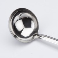 Tomatto Louche Ergonomique Italienne en Acier Inoxydable AISI 430, Écologique, Poli Miroir, Diamètre 9 cm, Épaisseur 1 mm, Compatible Lave-Vaisselle