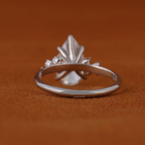 Anillo de Oro Blanco de 14k de Lujo con Diamante Cultivado en Laboratorio con Certificación IGI CVD HPHT en Forma de Pera para Mujer, Regalo de Compromiso o Boda - Product Image 4
