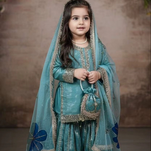 Ensemble Sharara vert pour enfants avec Kurti, Dupatta et tenue ethnique pour les fêtes de mariage des filles - Product Image 1