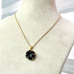 Pendentif Fleur en Onyx Noir AAA, Collier en Pierre Précieuse Sculptée, Pendentif Fleur en Onyx Noir Naturel, Cadeau pour Femme, Fabrication de Bijoux - Product Image 1