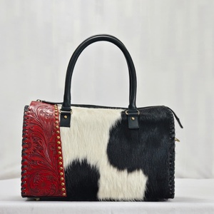 Bolso de Hombro de Cuero Walla de Lujo, Diseño Floral Rojo con Cierre Lateral de Cremallera, Bolso de Mano Duradero y Moderno con Diseño Occidental - Product Image 1