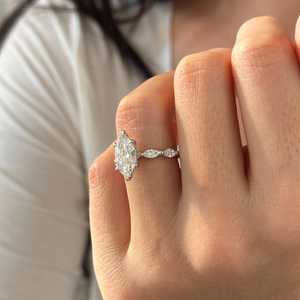 แหวนเพชรทรงมาร์คีส์ 2 กะรัต พร้อมวงแหวนเพชรซ่อนรอบ แหวนหมั้นทองคำขาว 14k แหวนเพชรทรงมาร์คีส์ รับรองโดย IGI - Product Image 4