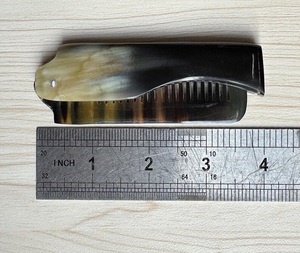 Peigne pliant traditionnel en corne de buffle naturelle, poli à la main, design antistatique pour un peignage facile - Product Image 1