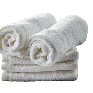 Toalha de banho extra grande melhor design de cor sólida nova coleção de toalhas de banho para uso de banheiro fabricante na Índia...