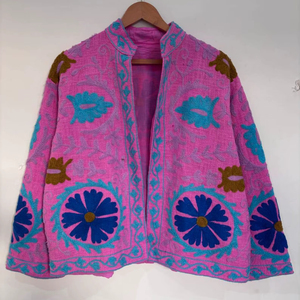 เสื้อแจ็คเก็ตสั้นปักลายซูซานีผ้าฝ้ายสีชมพูสวยงาม ทำมือ กันลม อุ่นสบาย เหมาะสำหรับใส่ไปเที่ยวชายหาดในฤดูหนาว - Product Image 1