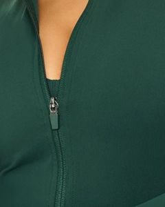 Veste de yoga personnalisée pour femme, ajustée, avec fermeture éclair intégrale, col montant, passe-pouces, manteau de course, haut de sport respirant avec logo - Product Image 6