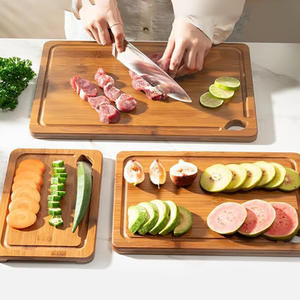Las tablas de cortar de madera más populares y novedosas del año 2026 son superficies versátiles que son aptas para cuchillos y se utilizan para preparar y servir alimentos. - Product Image 1