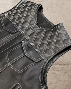 Chaleco de Cuero Acolchado con Diamantes Negros para Hombre, Chaleco sin Mangas para Motociclista - Product Image 2