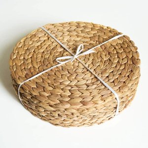 Sous-plat en jacinthe d'eau durable, fait main, pour assiettes, pâtisseries, décoration de table - Product Image 1