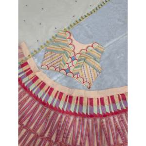 Vestidos de Novia de Diseñador, Lehenga-Choli y Dupatta Bordados con Trabajo de Hilo - Product Image 4