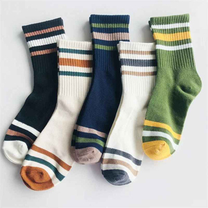 Nouvelles arrivées, vente en gros de chaussettes décontractées, chaussettes décontractées de couleur personnalisée, chaussettes athlétiques décontractées de haute qualité, fabriquées au Pakistan - Product Image 4
