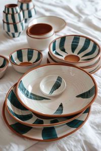 Assiettes et plats muraux en céramique classiques, faits à la main, écologiques et très demandés, pour les fêtes – Vente en gros disponible - Product Image 4