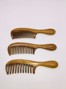 Nuevo Peine de Madera de Sándalo Verde Tallado a Mano, Peine de Madera de Dientes Finos de la India - Product Image 2