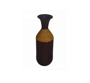 Vase décoratif en aluminium martelé de qualité supérieure avec une silhouette élégante et courbée pour la décoration intérieure - Product Image 4