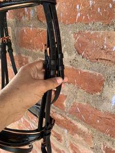 บังเหียนม้าหนังแท้ประดับเพชร OEM & ODM สีขาว พร้อมสายรัดจมูกและสายคาดศีรษะแบบนุ่มสีดำ - Product Image 6