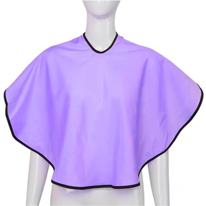 Capa Profesional de Peluquería, Color Morado con Ribete Negro, Poliéster Resistente al Agua, para Barbería, Salón de Belleza, Corte de Cabello, Coloración y Peinado - Product Image 1