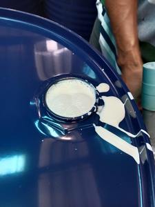 Concentrado de Látex de Amoníaco de Origen Ngoc Chau Binh Duong, Grado Médico, Grado Espumante, Grado Hueco, Líquido, en Tambor de Acero de 200 kg - Product Image 3