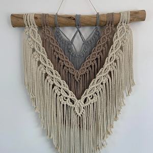 Colgante de pared de macramé de alta calidad, perfecto para interiores bohemios modernos o tiendas minoristas, regalos de inauguración de la casa, regalos de Navidad, vacaciones - Product Image 1