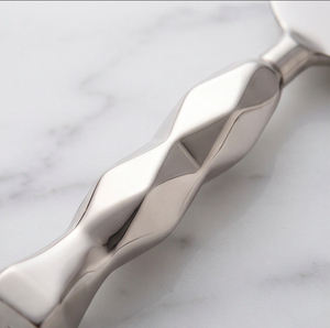 Juego de 3 Cuchillos para Queso de Acero Inoxidable con Mango Geométrico y Acabado Brillante, Espátula, Cuchillo para Servir y Cuchillo para Pelar - Product Image 2
