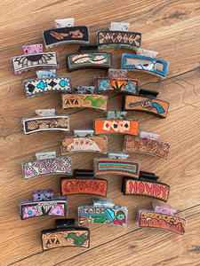 Vente en gros, nouvelle tendance, pinces à cheveux carrées en cuir repoussé à la main, style cowboy occidental, griffe à cheveux personnalisée pour femmes avec cuir - Product Image 4